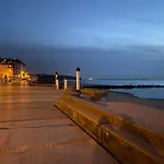 Appartement Le Bon Endroit En Bord De Mer, Vue , Parking Et Wifi *