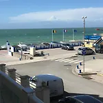 Le Bon Endroit En Bord De Mer, Vue , Parking Et Wifi Appartement